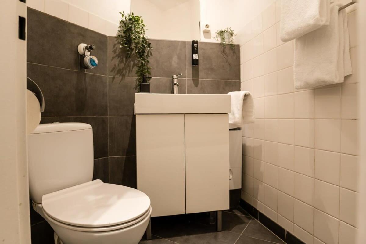 Industrial Loft In Berlin Mitte Apartment Exterior photo